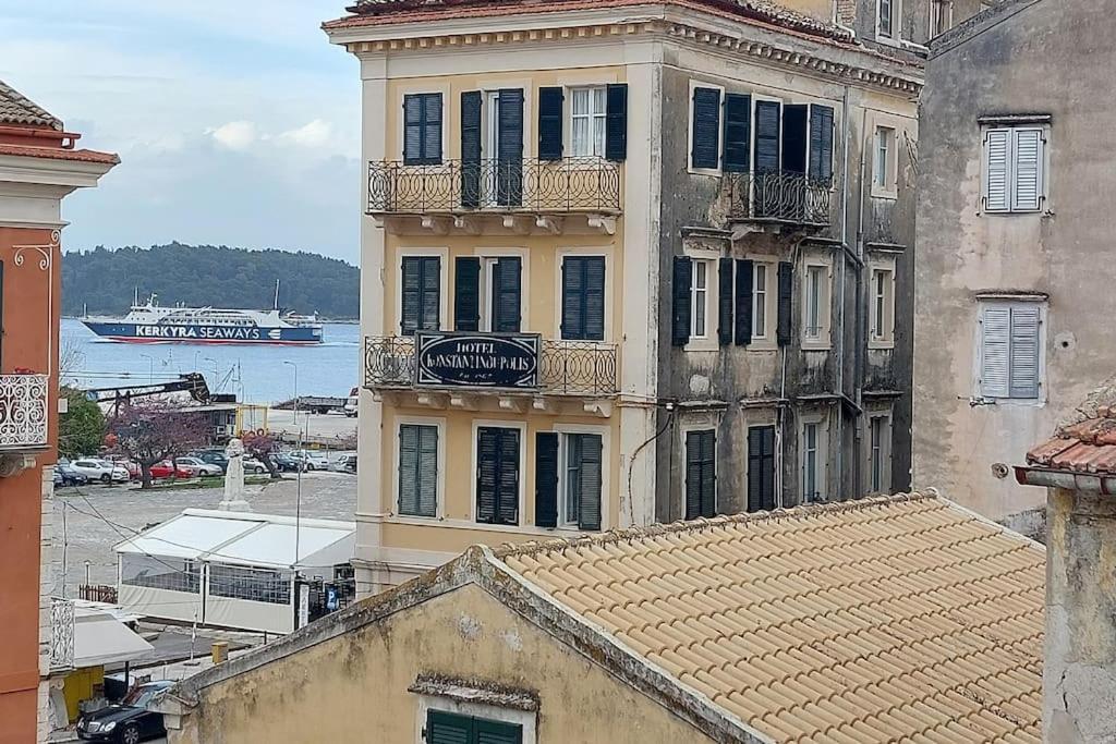 Old Port View Apartment, Διαμέρισμα Στο Κέντρο 2 Υπνοδωματίων Corfu  Экстерьер фото